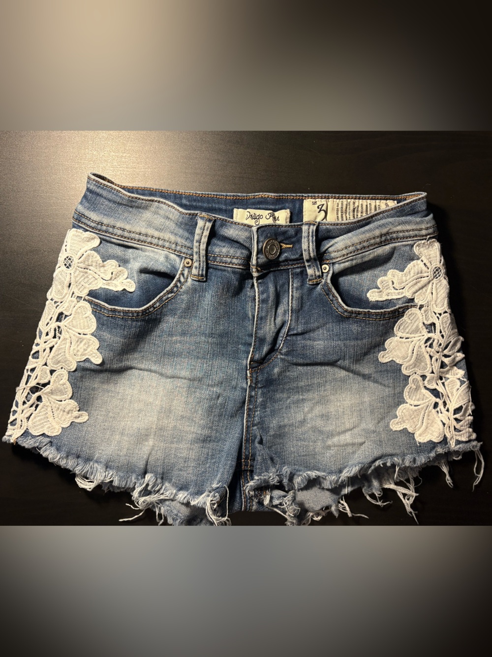 Indigo Rein Denim Shorts Women Size 3 Floral Lace Distressed